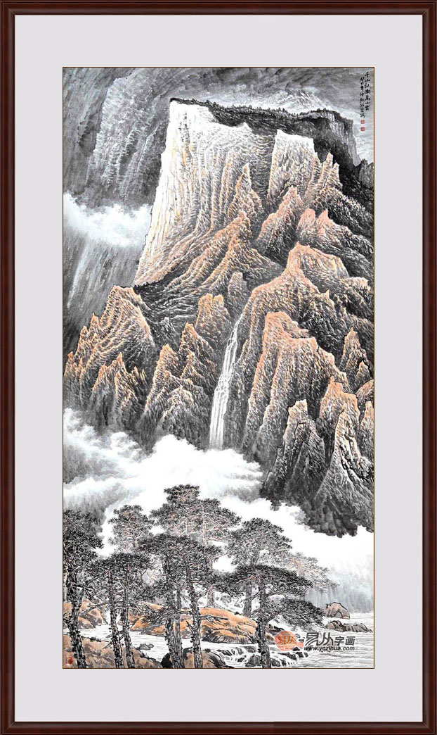 客厅沙发背景墙挂画